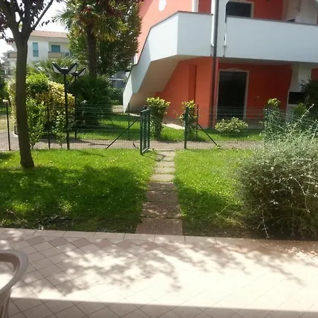Cozy With Terrace And Swimming Pool Near The Beach * Бібіоне