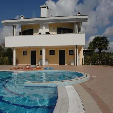 Apartament Cozy With Terrace And Swimming Pool Near The Beach Bibione